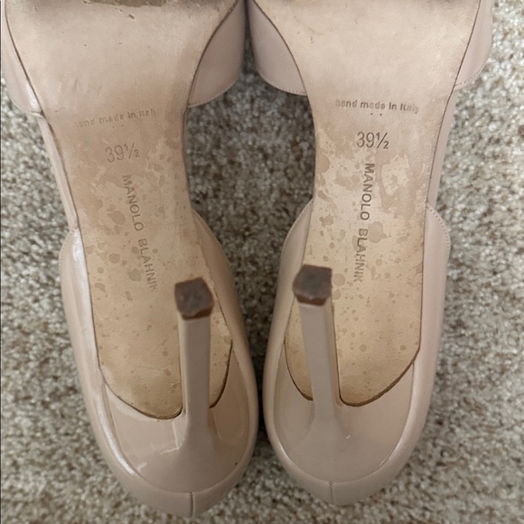 Manolo Blahnik Beige Pointed Heels - Picture 14 of 16